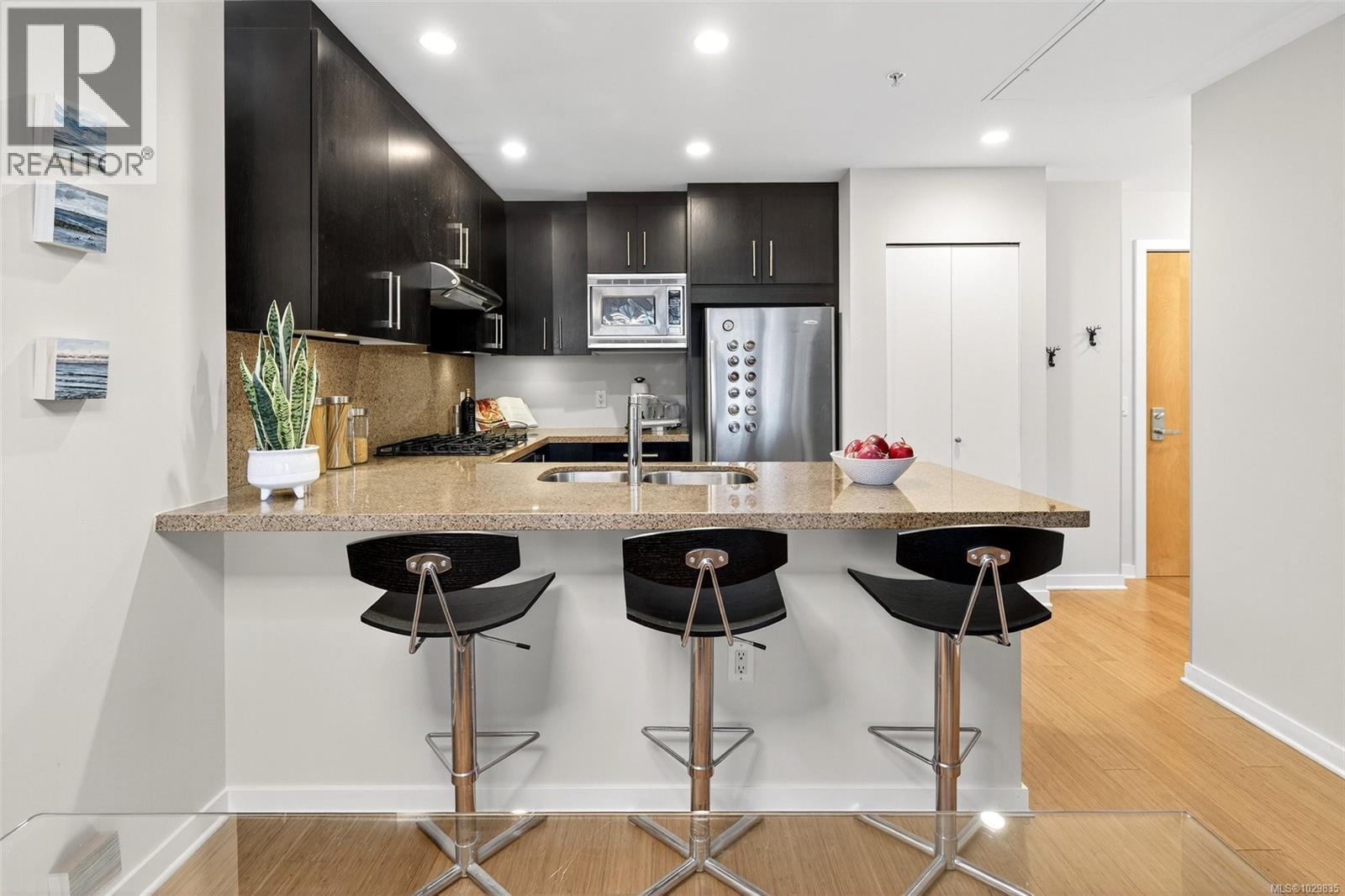 308 373 Tyee Road, Victoria