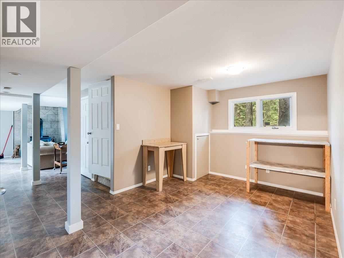 1055 WHITE Road, South Slocan