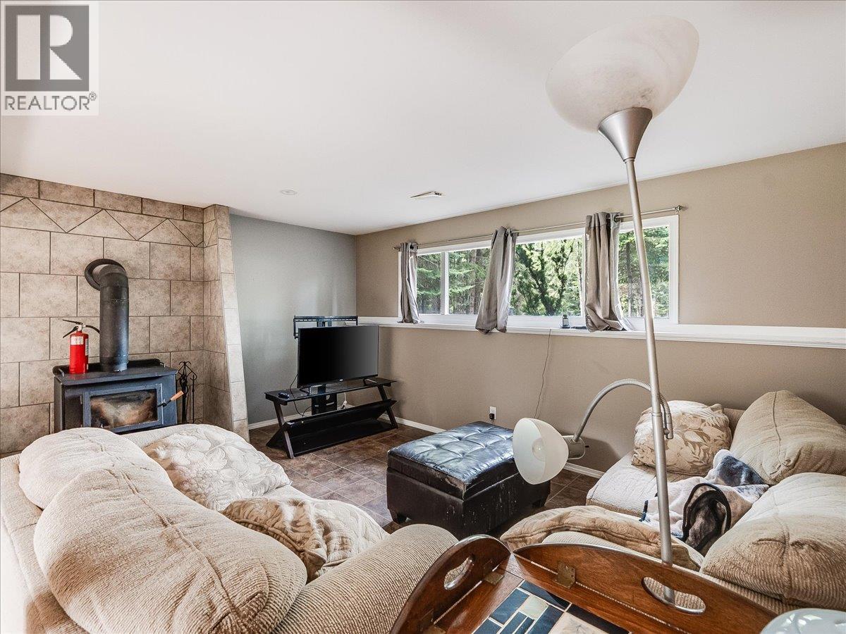 1055 WHITE Road, South Slocan