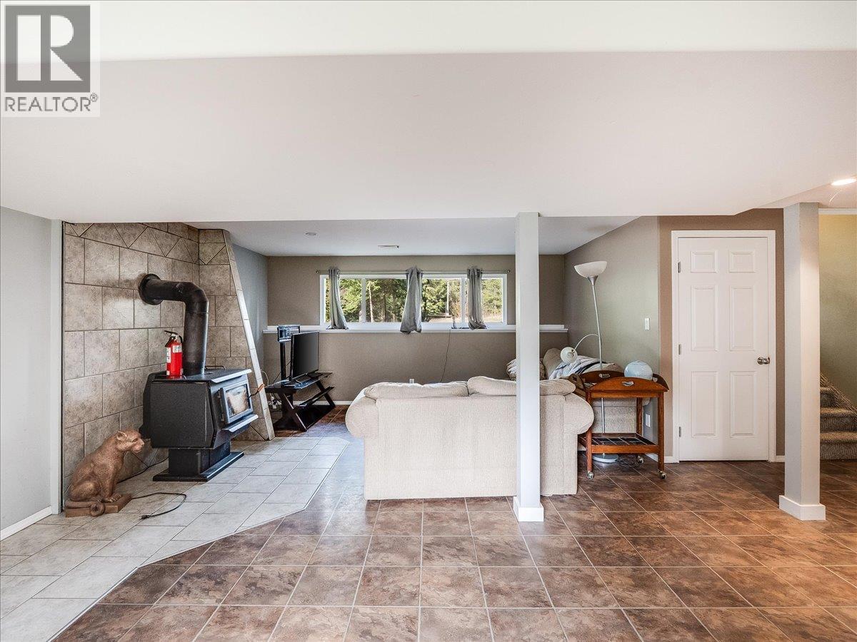 1055 WHITE Road, South Slocan