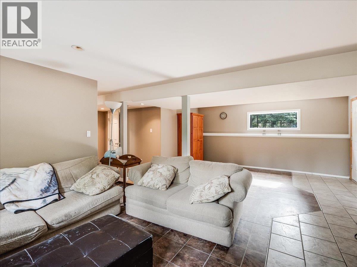 1055 WHITE Road, South Slocan