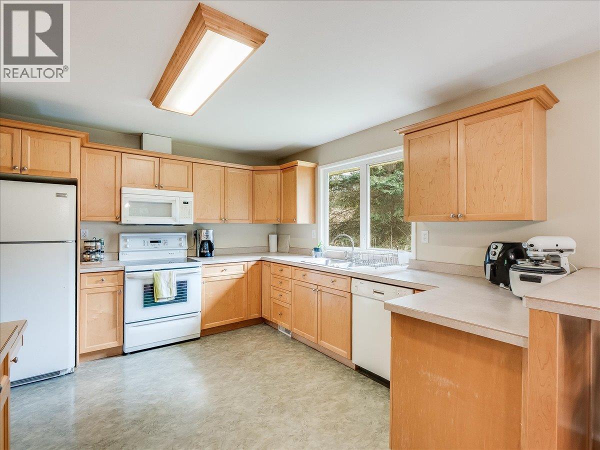 1055 WHITE Road, South Slocan