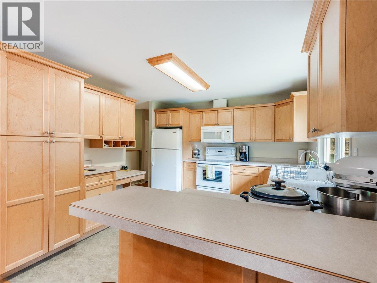 1055 WHITE Road, South Slocan