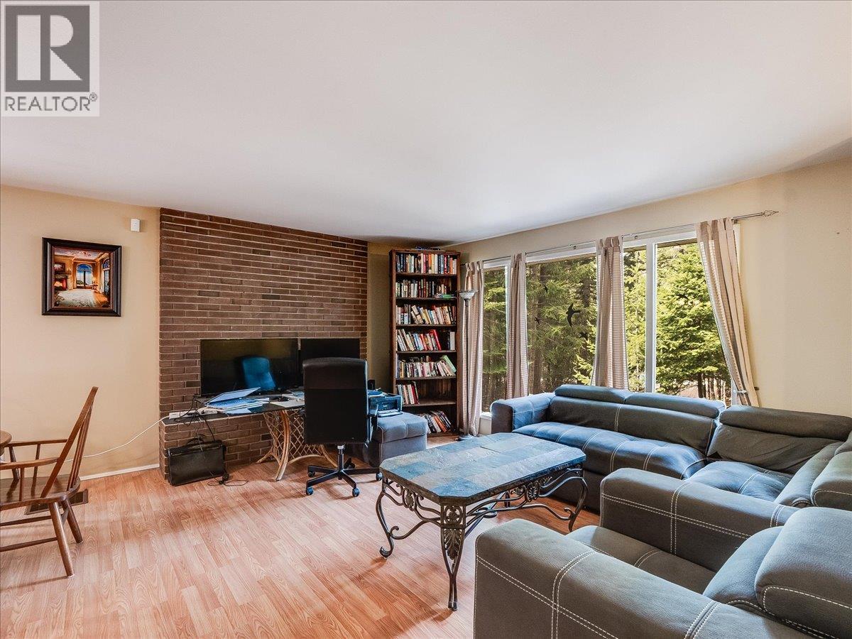 1055 WHITE Road, South Slocan