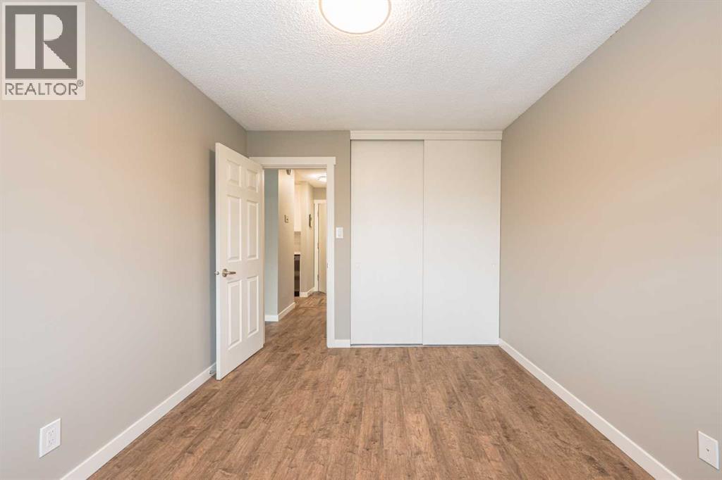 Single Family House for Sale in    Avenue SW Windsor Park Calgary 