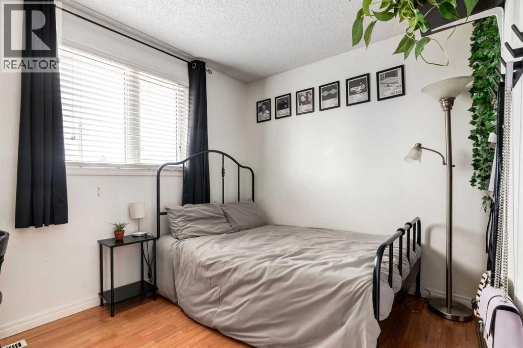 Single Family House for Sale in  Erin Woods Drive SE Erin Woods Calgary 