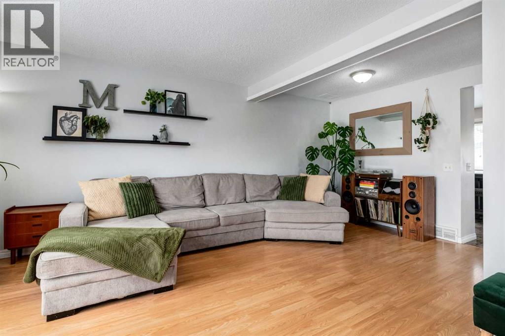 Single Family House for Sale in  Erin Woods Drive SE Erin Woods Calgary 