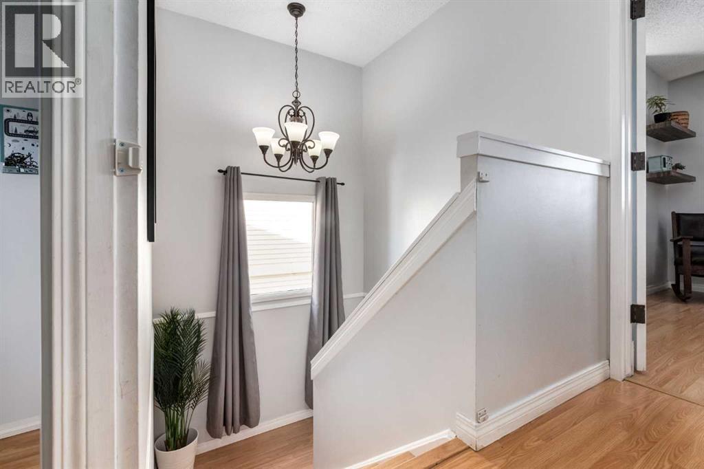 Single Family House for Sale in  Erin Woods Drive SE Erin Woods Calgary 