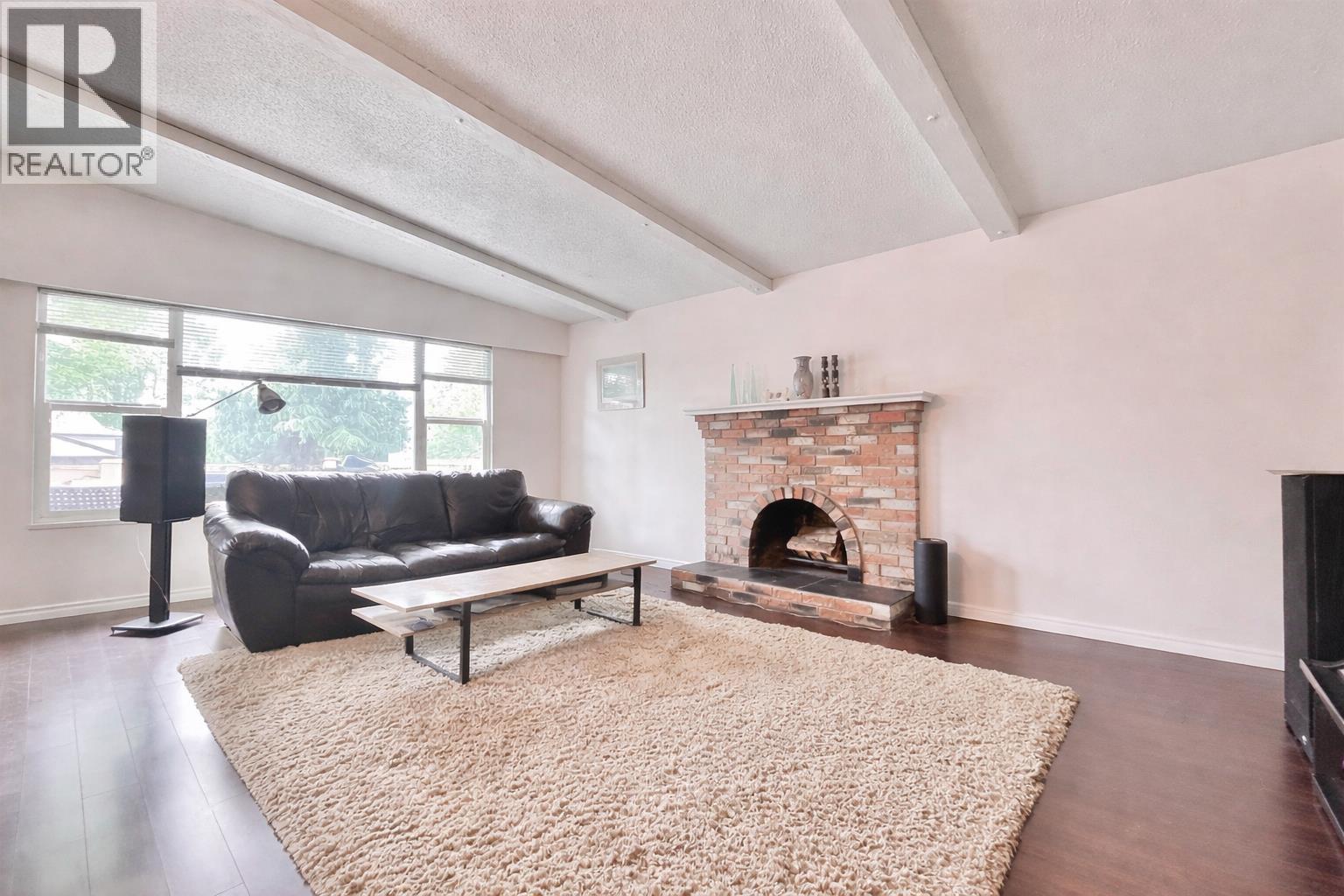 4831 FOXGLOVE CRESCENT