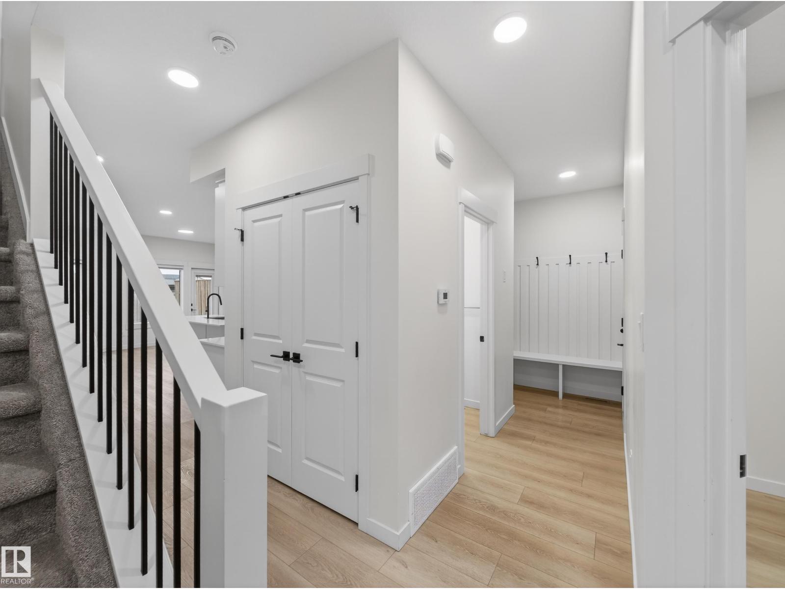 1303 Podersky WD SW, Edmonton