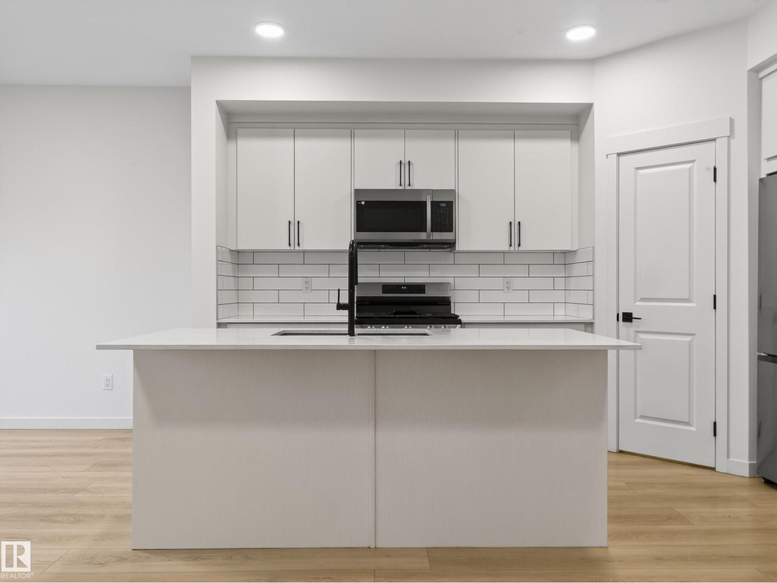 1303 Podersky WD SW, Edmonton