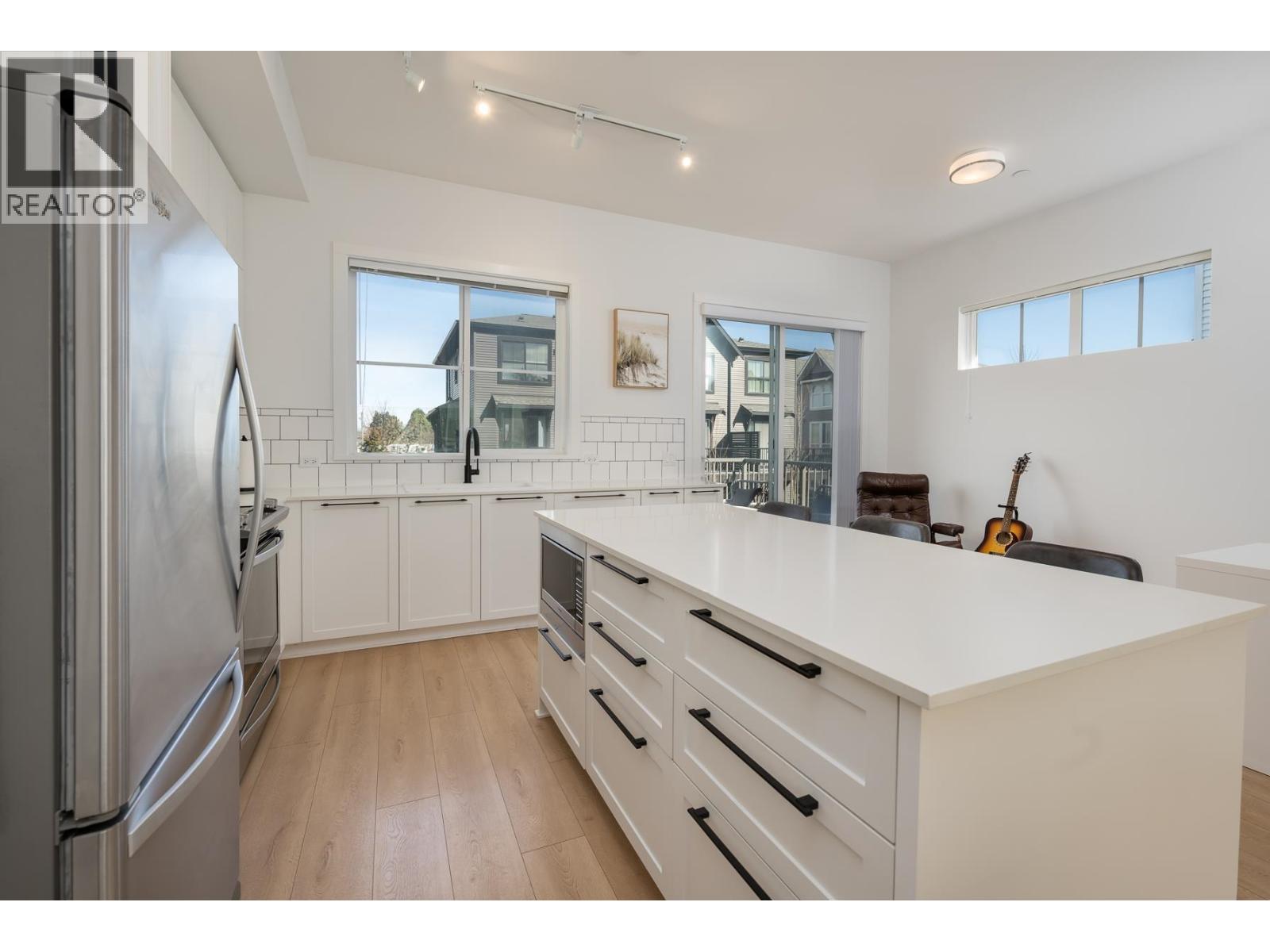 6 4726 ORCA WAY — photo 5