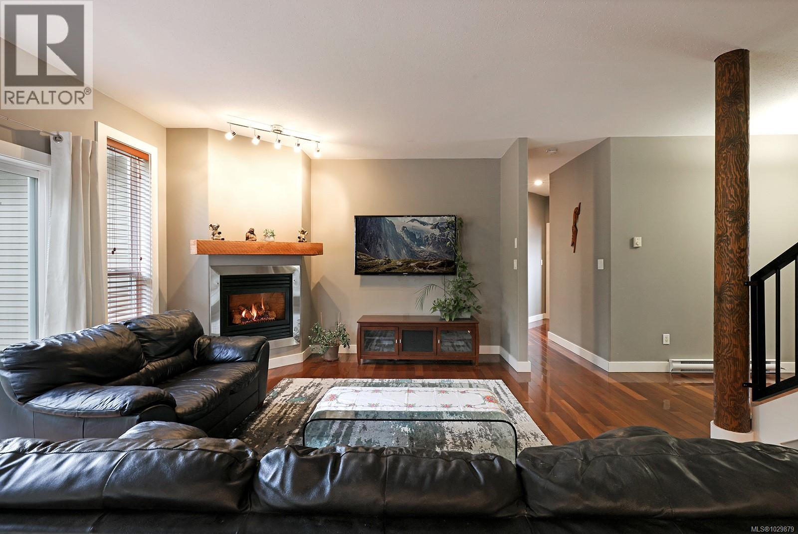 2228 SWALLOW CRES - 8