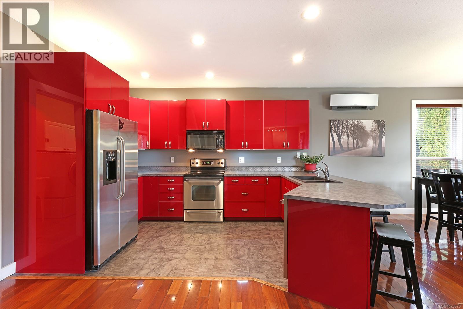 2228 SWALLOW CRES - 12