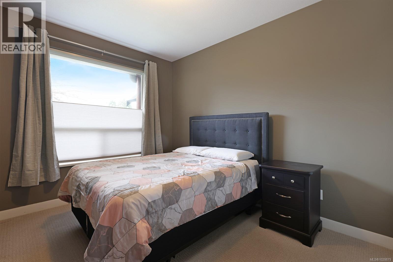 2228 SWALLOW CRES - 24