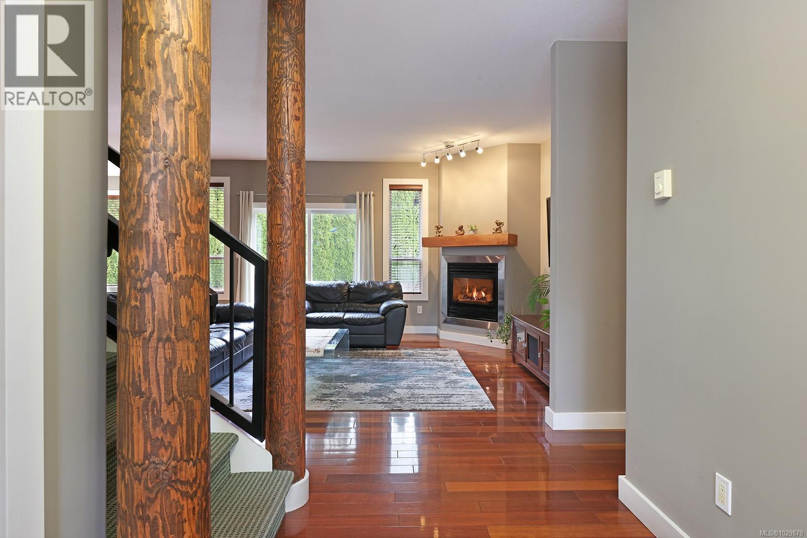 2228 SWALLOW CRES - 6