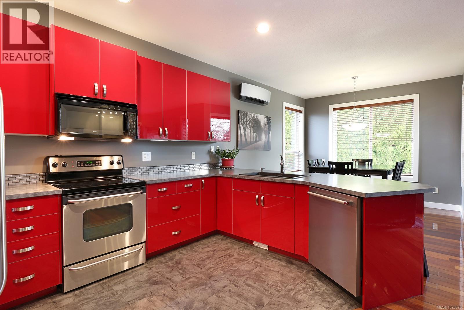 2228 SWALLOW CRES - 13