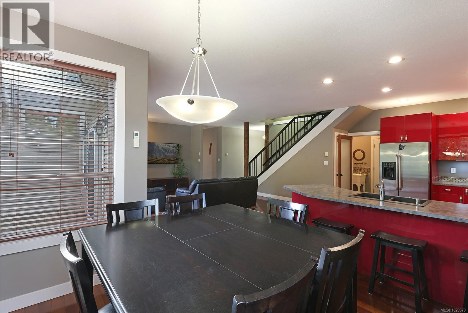 2228 SWALLOW CRES - 18