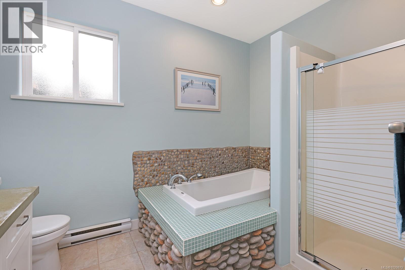 2228 SWALLOW CRES - 23