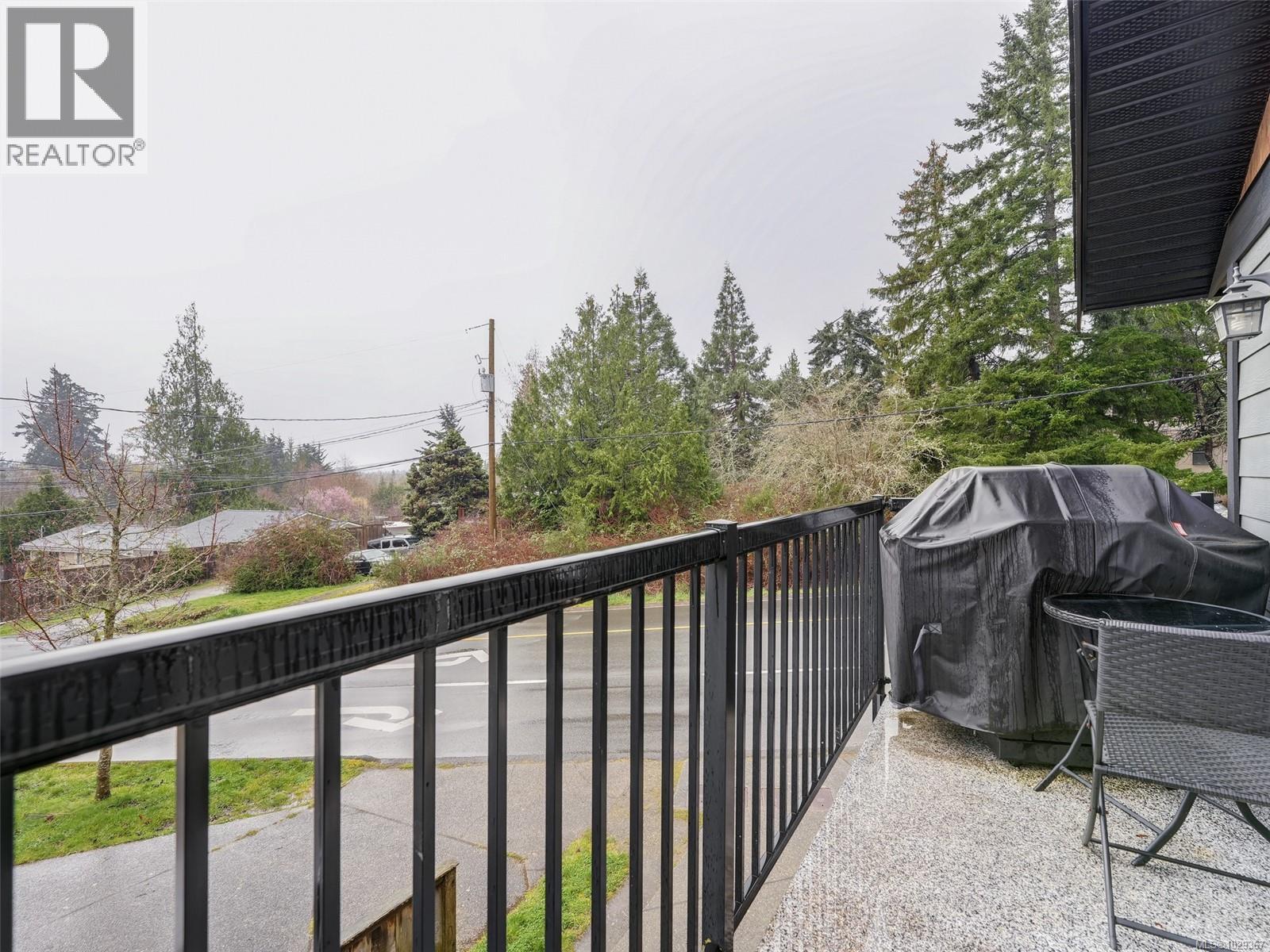 2099 MAPLE AVE S - 15