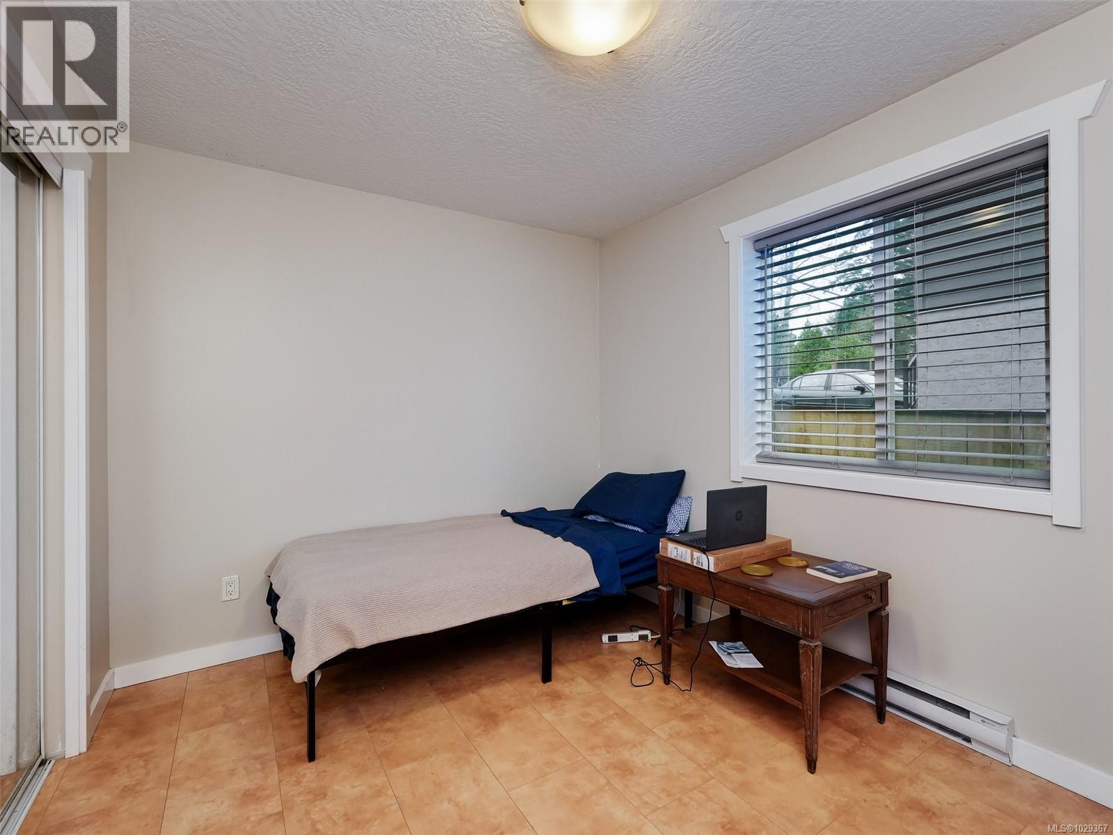 2099 MAPLE AVE S - 21