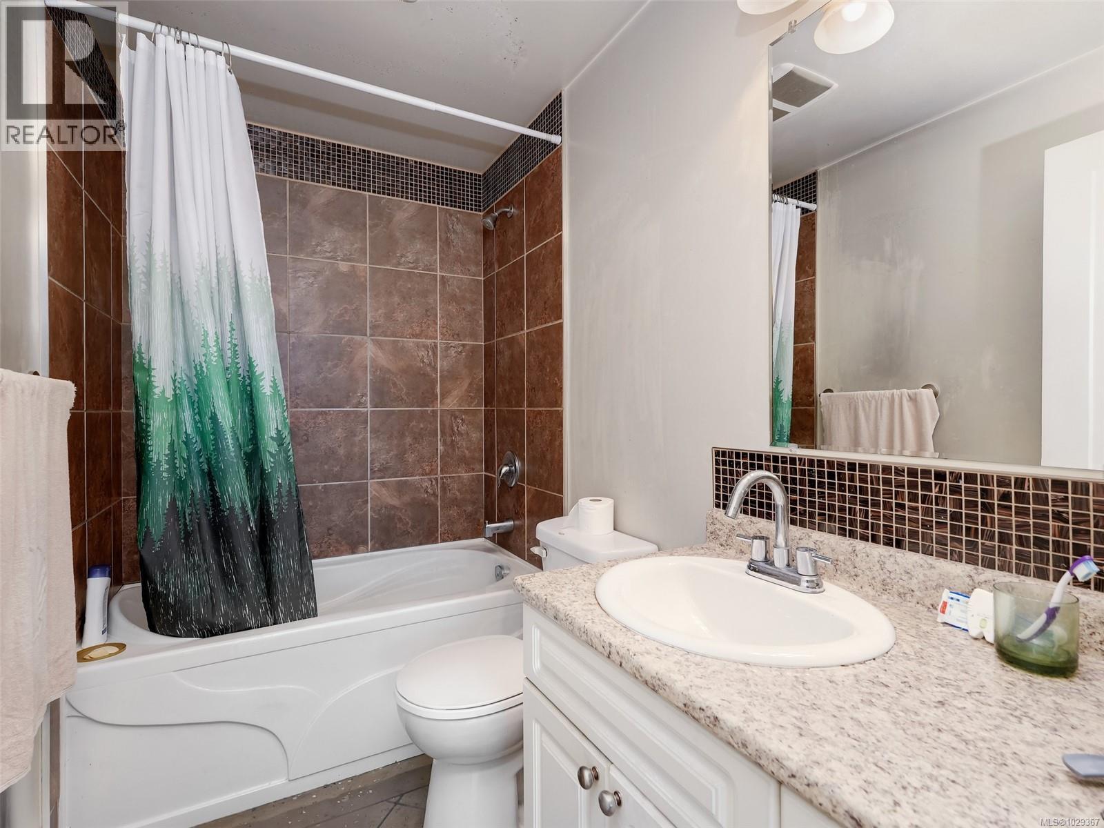 2099 MAPLE AVE S - 22