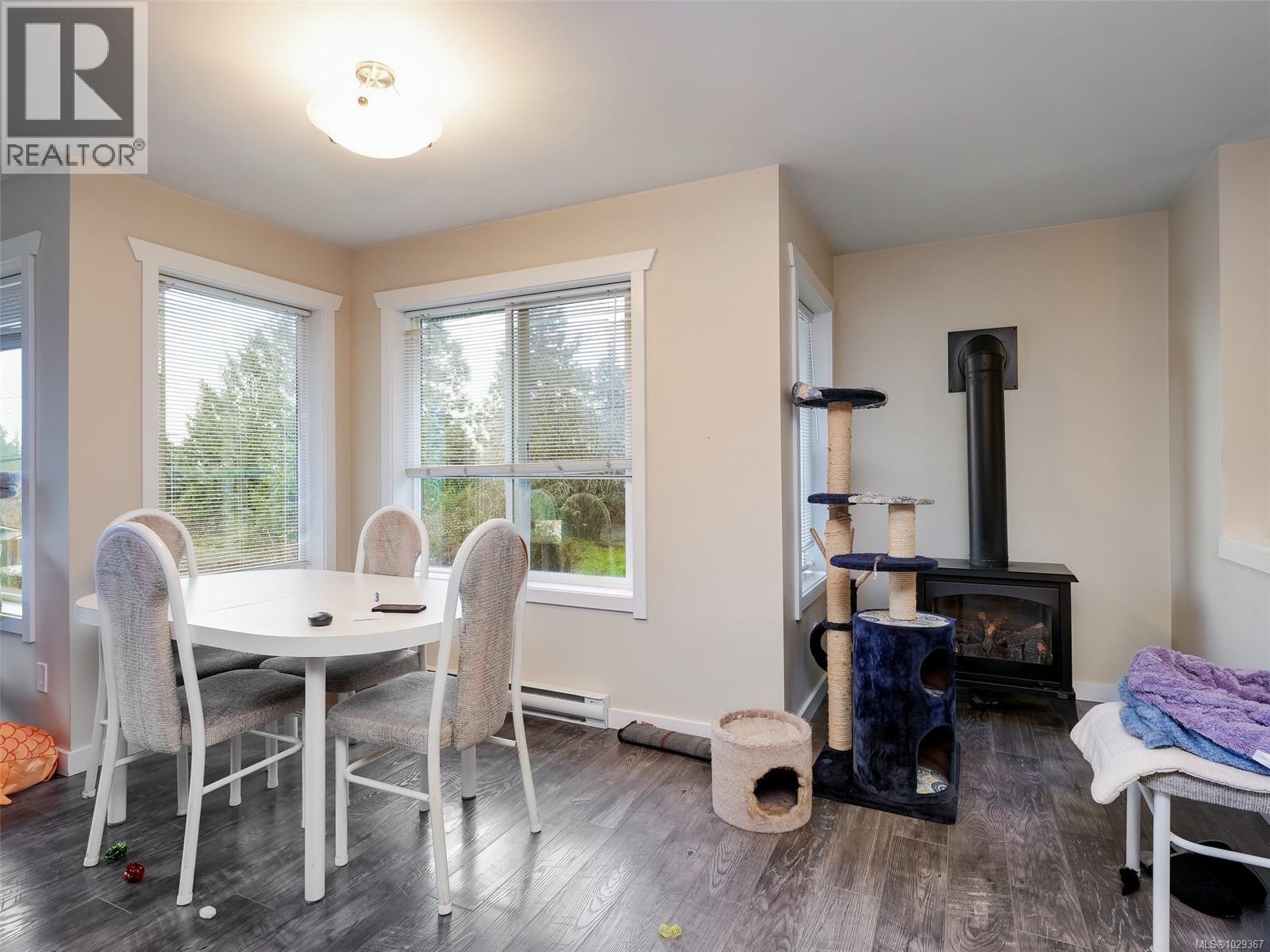 2099 MAPLE AVE S - 5