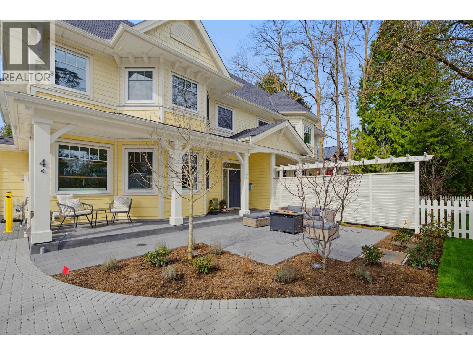 #2-4569 ARTHUR Drive, Delta