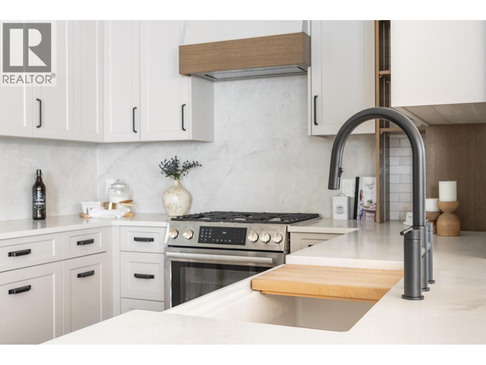 #2-4569 ARTHUR Drive, Delta