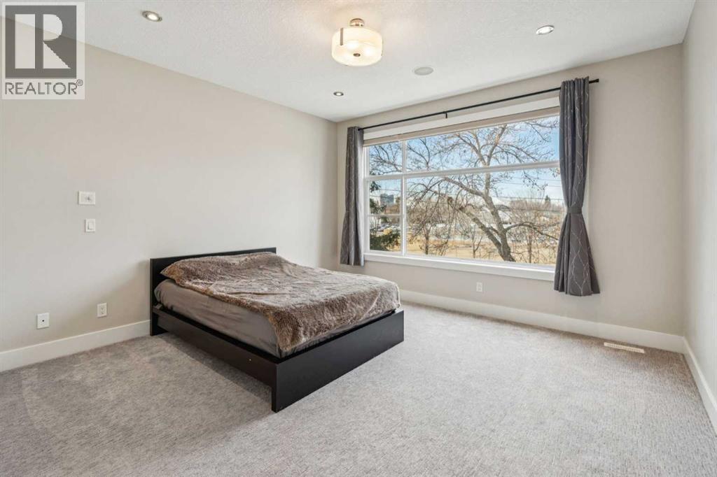 Single Family House for Sale in A Regent Crescent NE Renfrew Calgary 