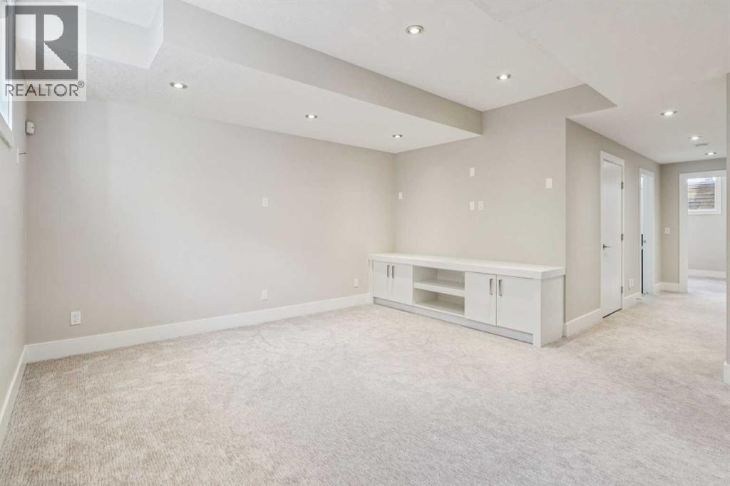 Single Family House for Sale in A Regent Crescent NE Renfrew Calgary 