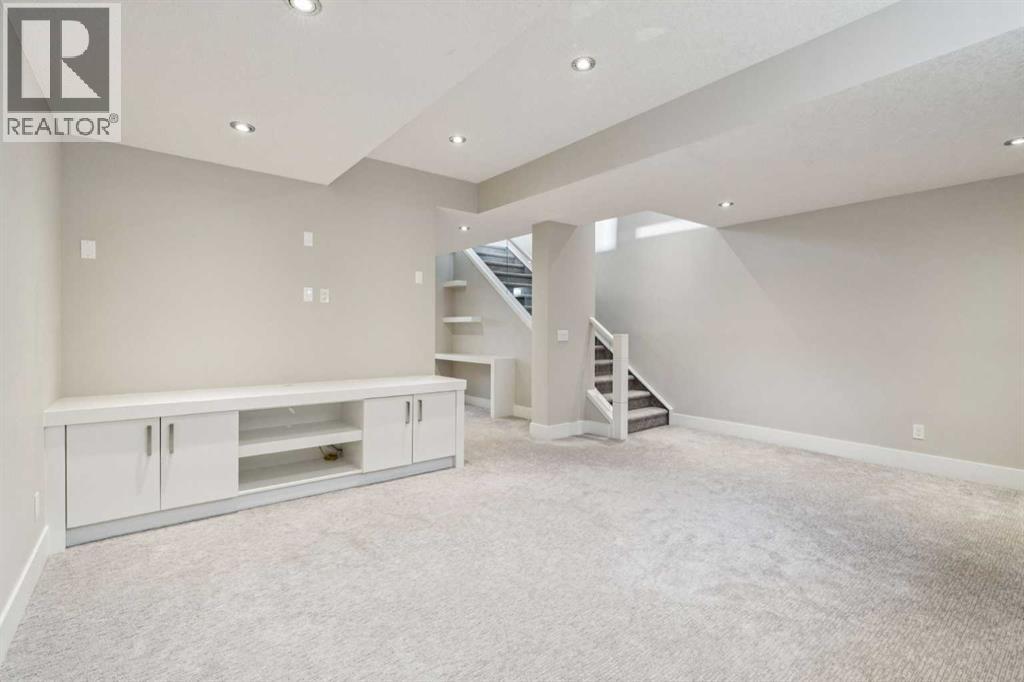 Single Family House for Sale in A Regent Crescent NE Renfrew Calgary 