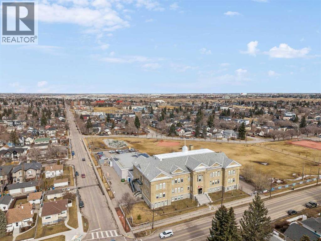 Single Family House for Sale in A Regent Crescent NE Renfrew Calgary 