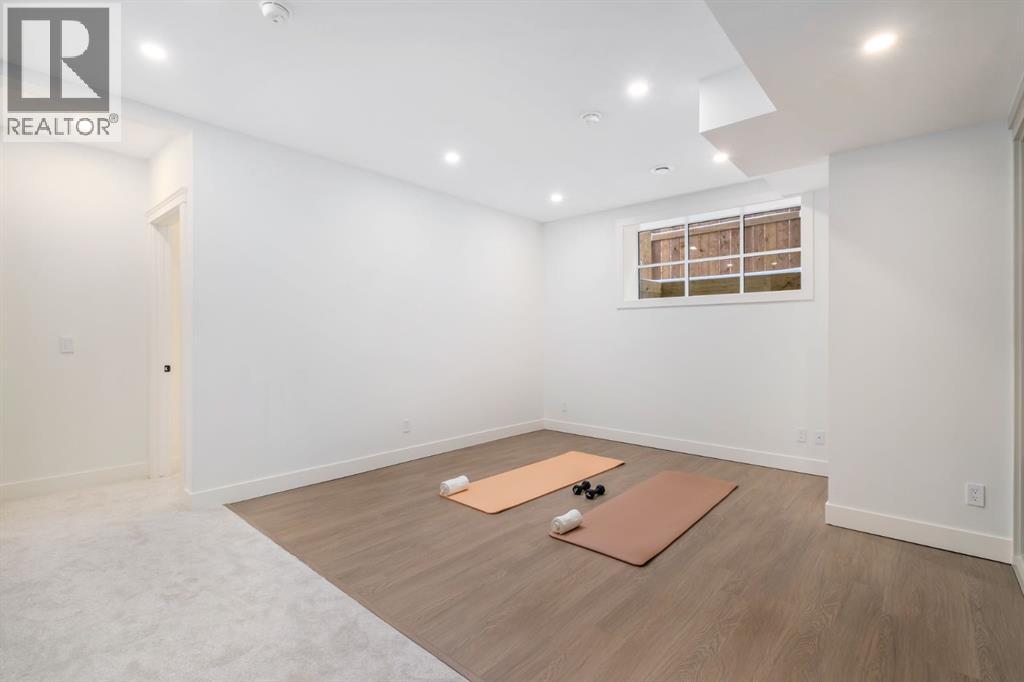 Single Family House for Sale in  Toronto Crescent NW St Andrews Heights Calgary 