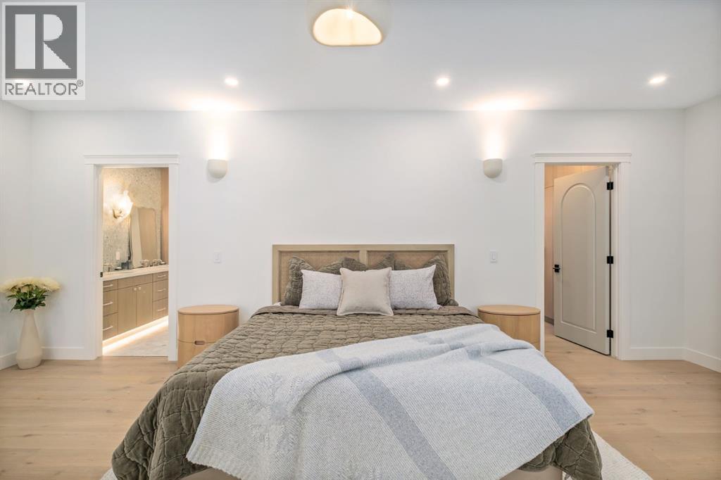 Single Family House for Sale in  Toronto Crescent NW St Andrews Heights Calgary 