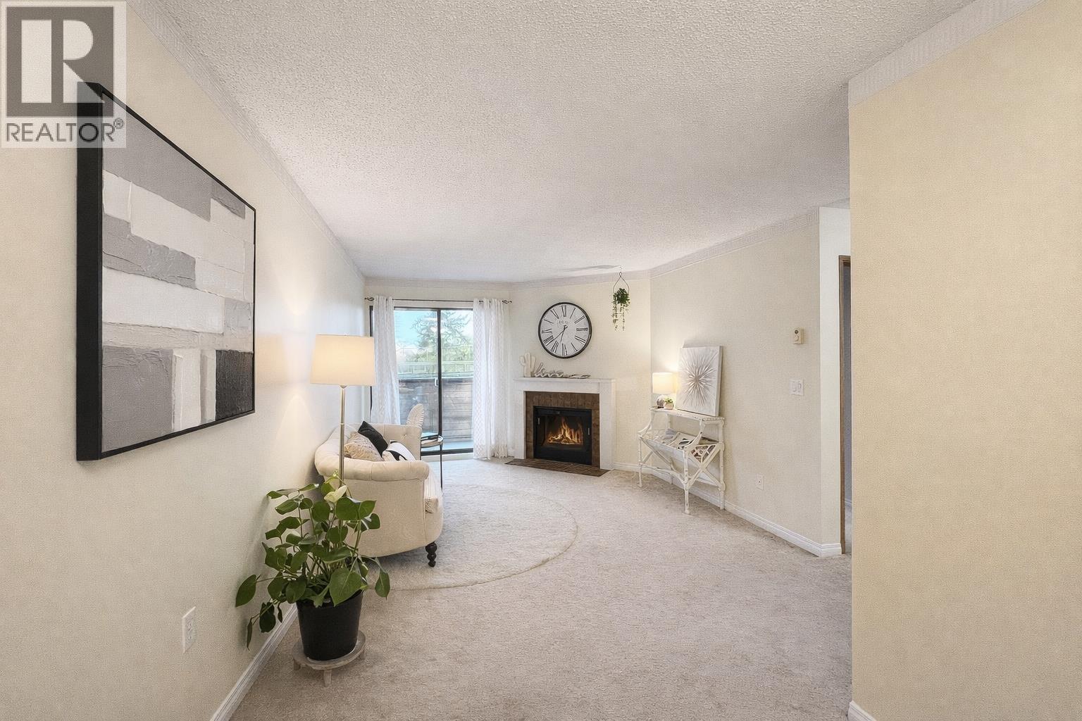 312 615 NORTH Road - photo 2