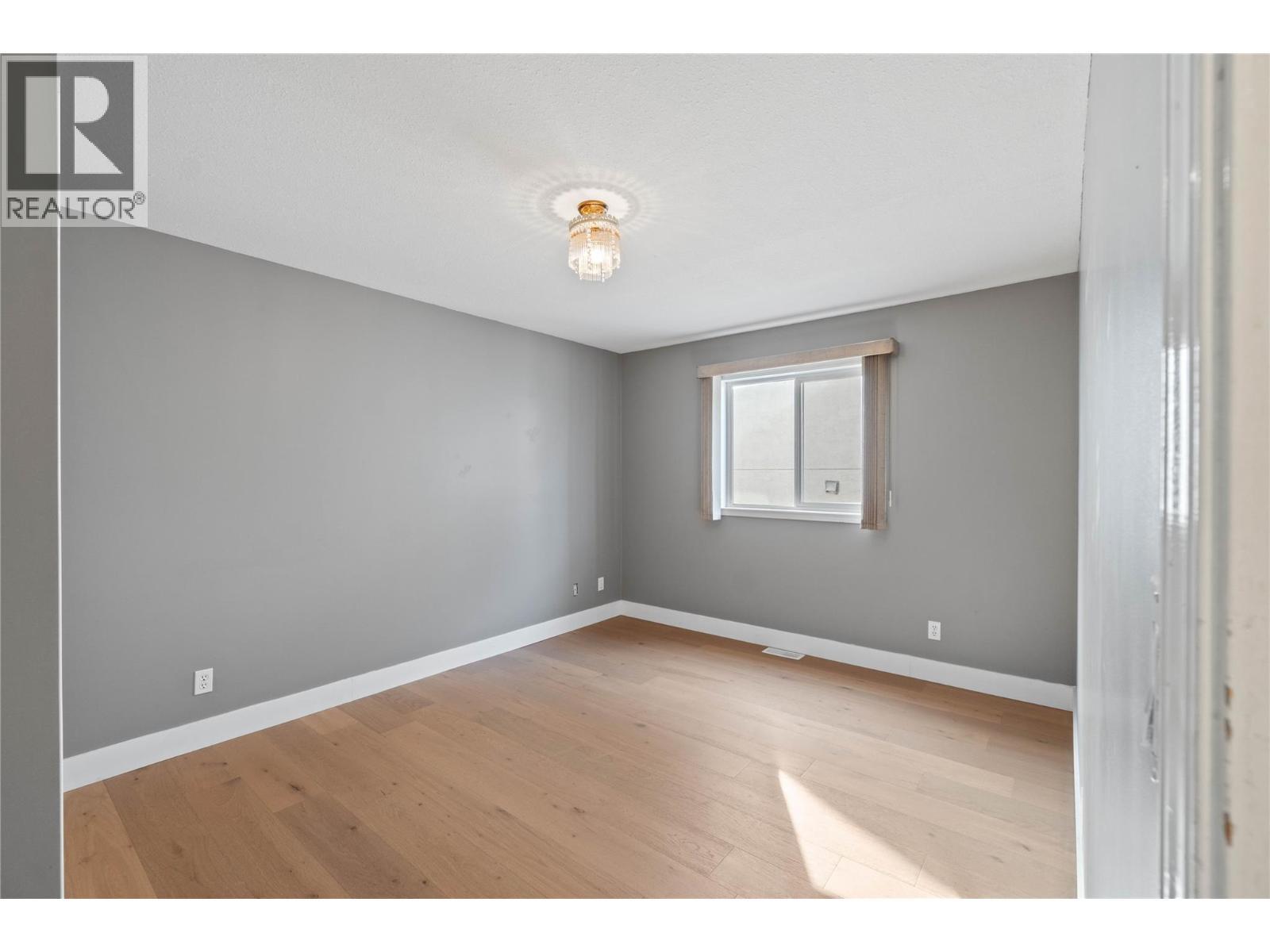 1120 14th Street, Kamloops