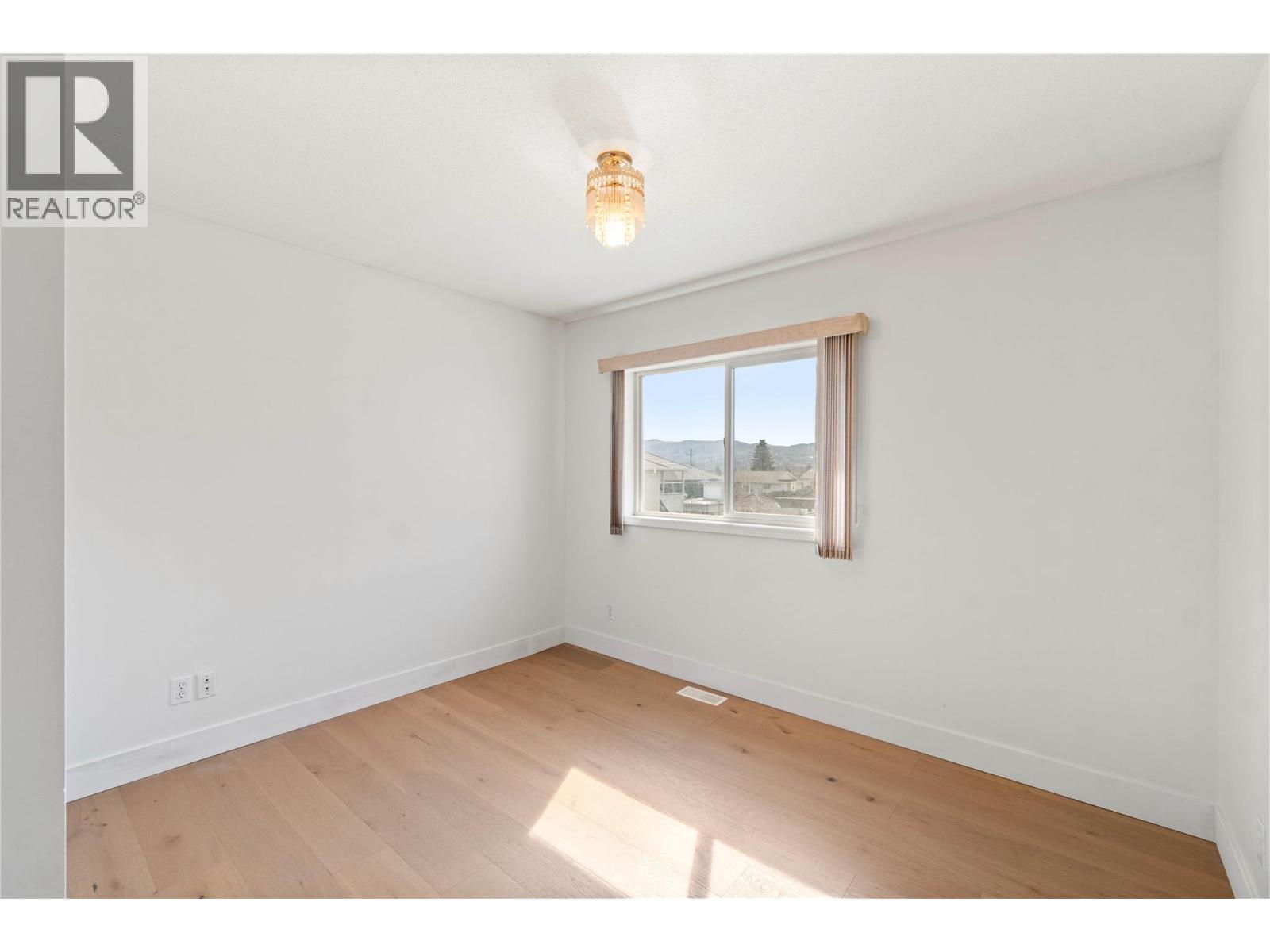 1120 14th Street, Kamloops