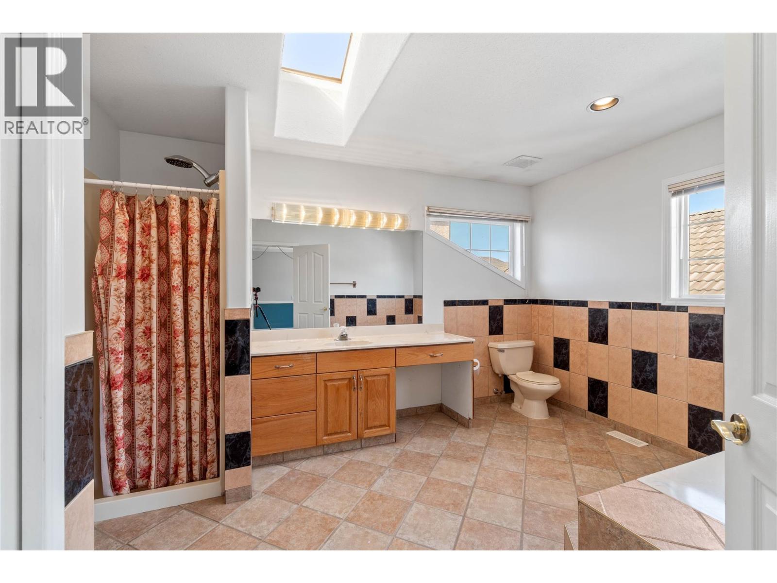 1120 14th Street, Kamloops