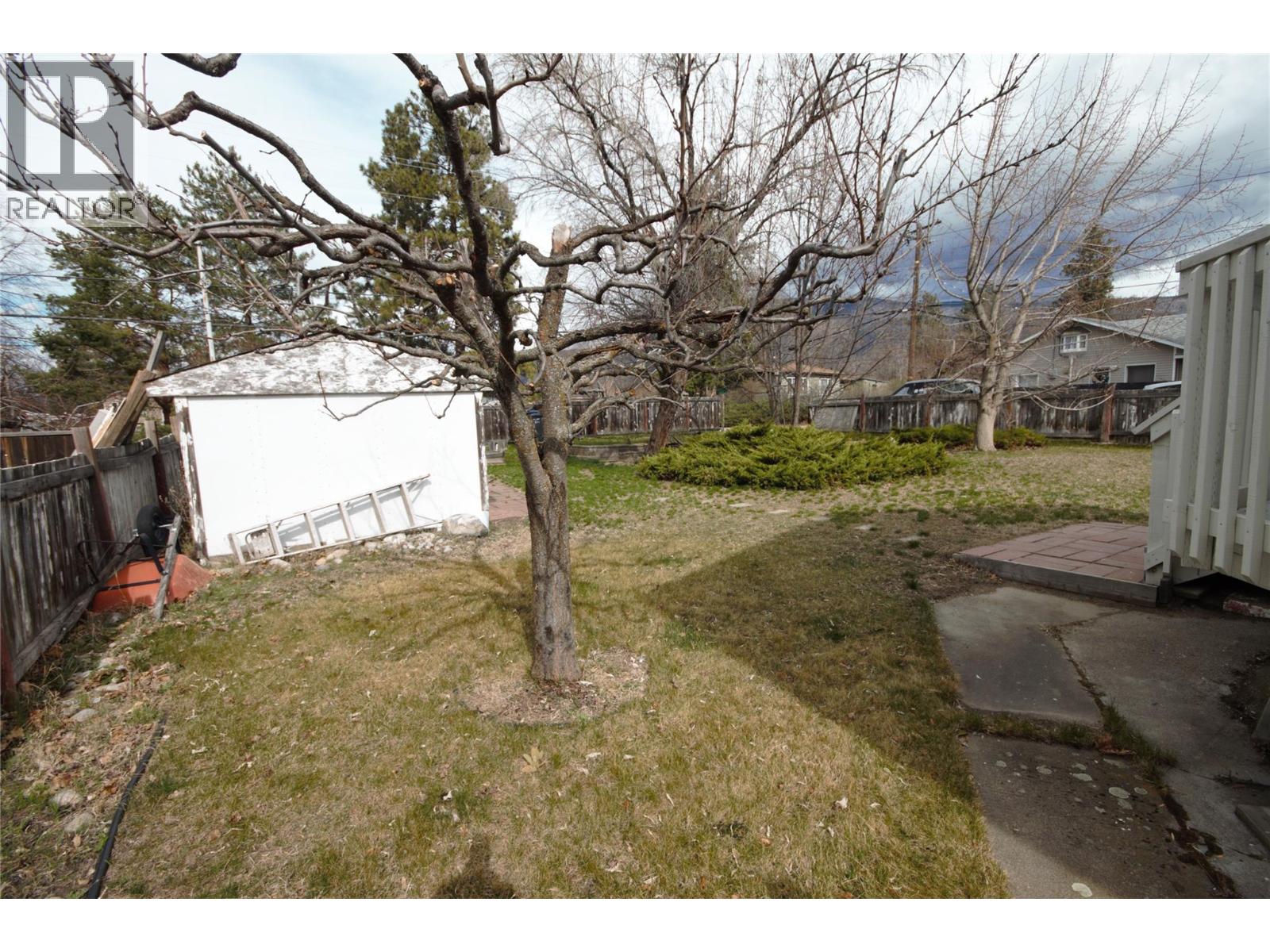 892 McKinney Road, Oliver