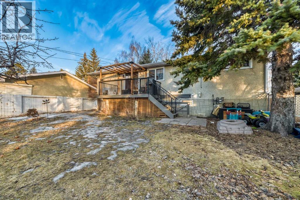 Single Family House Bi-level for Sale in  Wapiti Drive SE Willow Park Calgary 