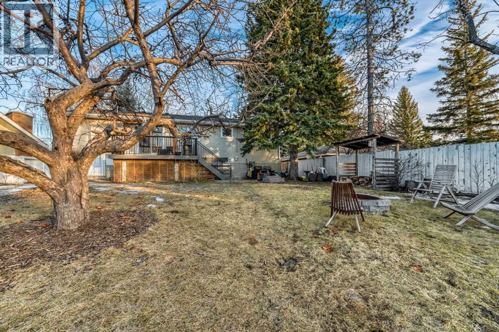 Single Family House Bi-level for Sale in  Wapiti Drive SE Willow Park Calgary 