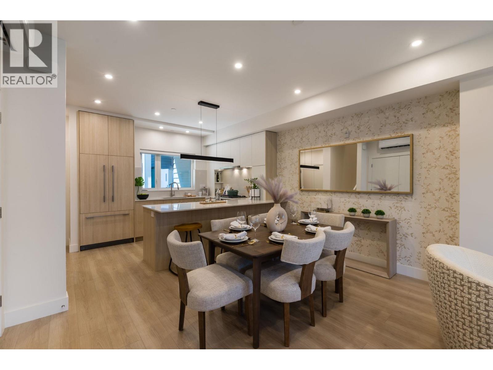 102 342 MOUNTAIN HIGHWAY, North Vancouver