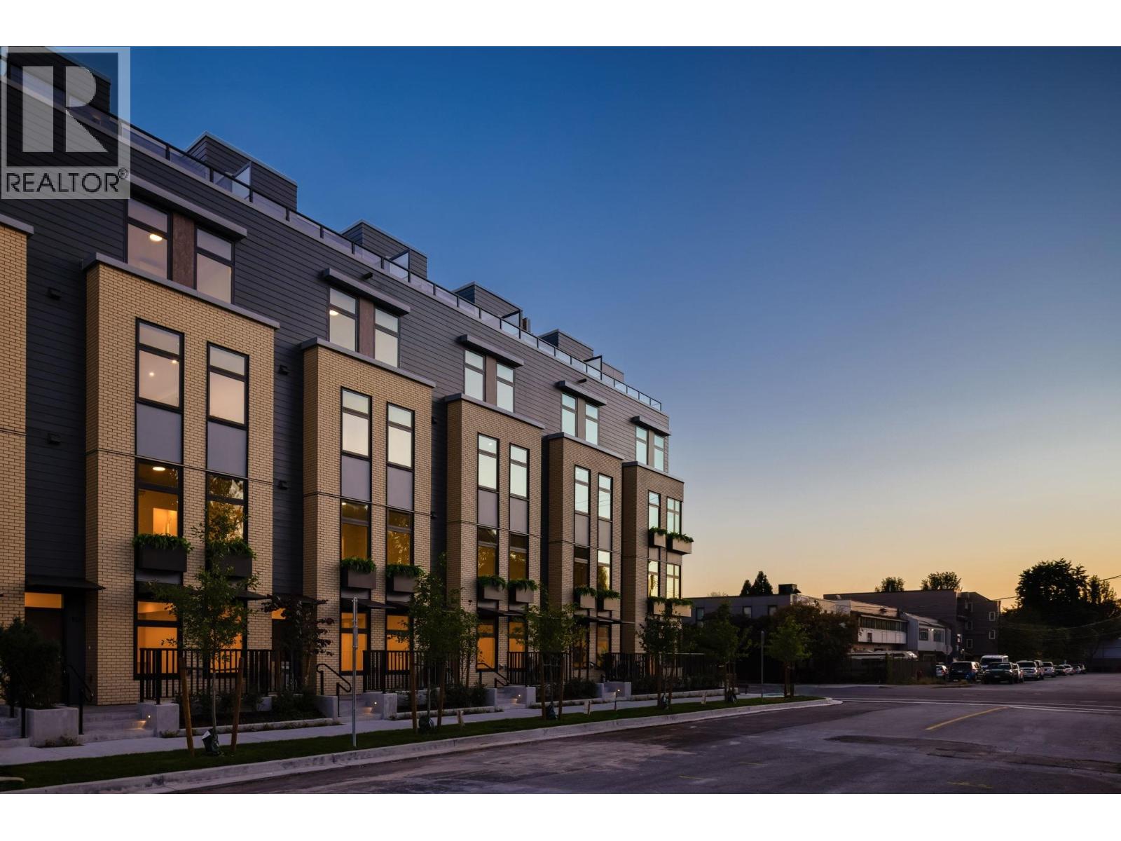 102 342 MOUNTAIN HIGHWAY, North Vancouver