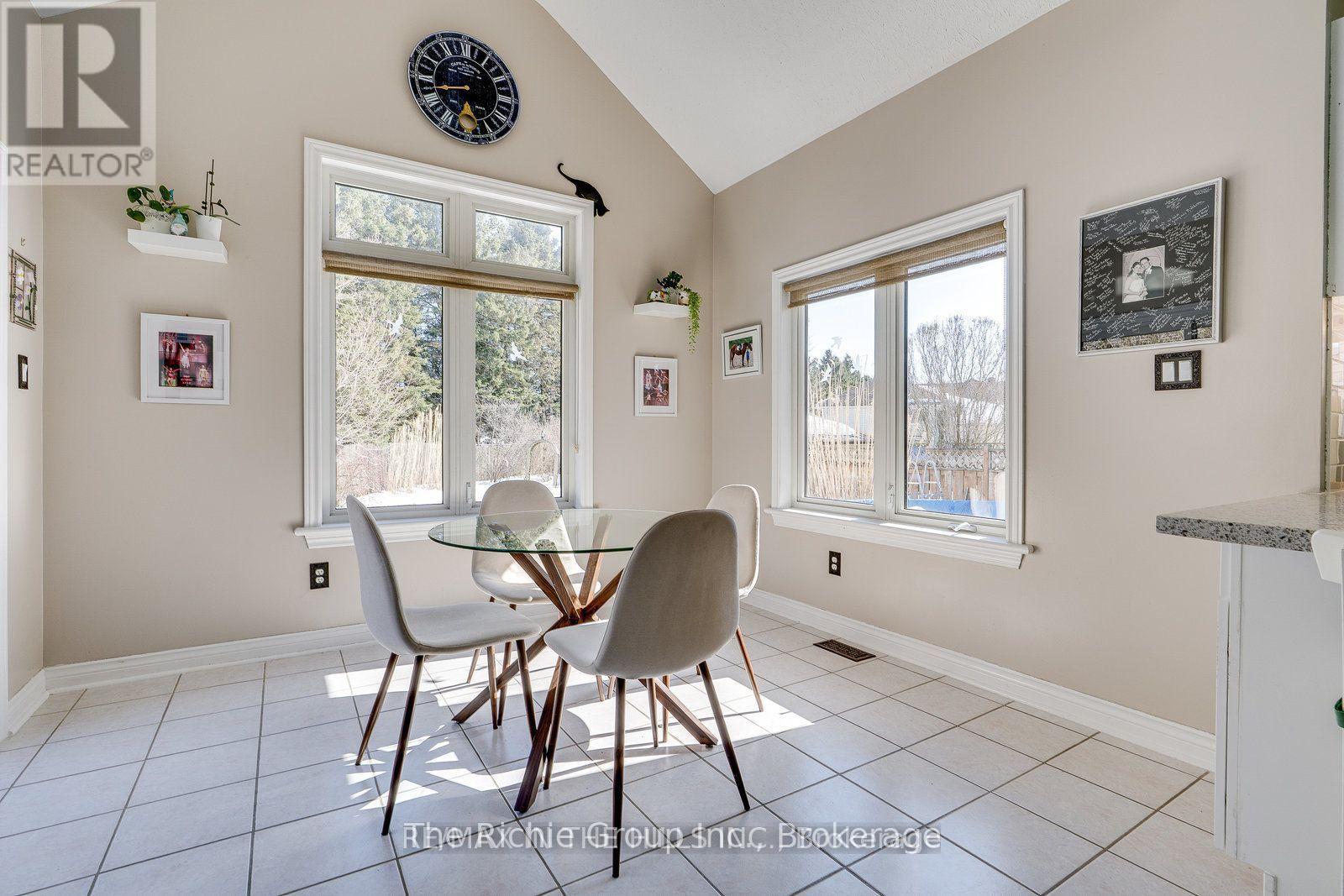 609 SIMON STREET - 10