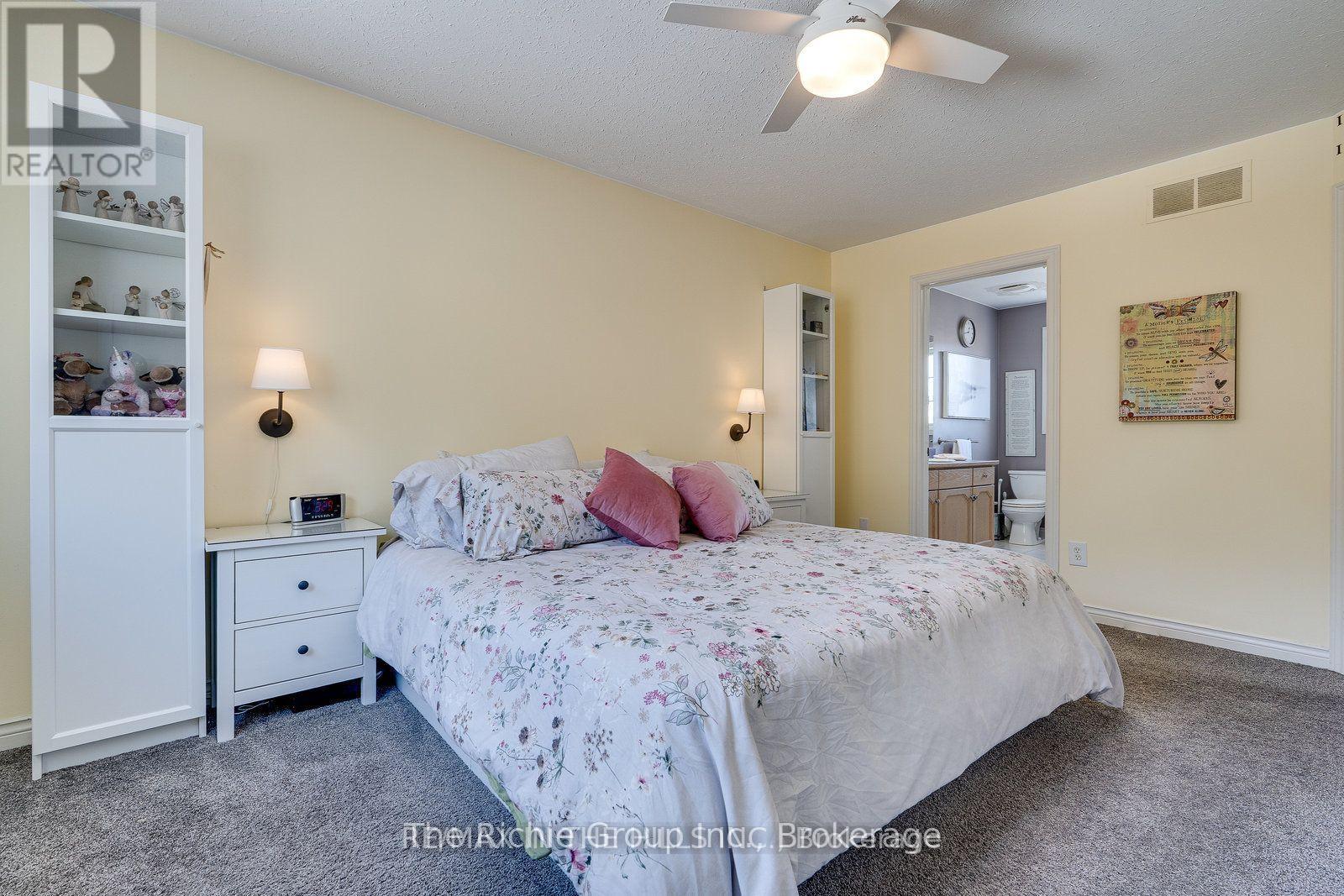 609 SIMON STREET - 11