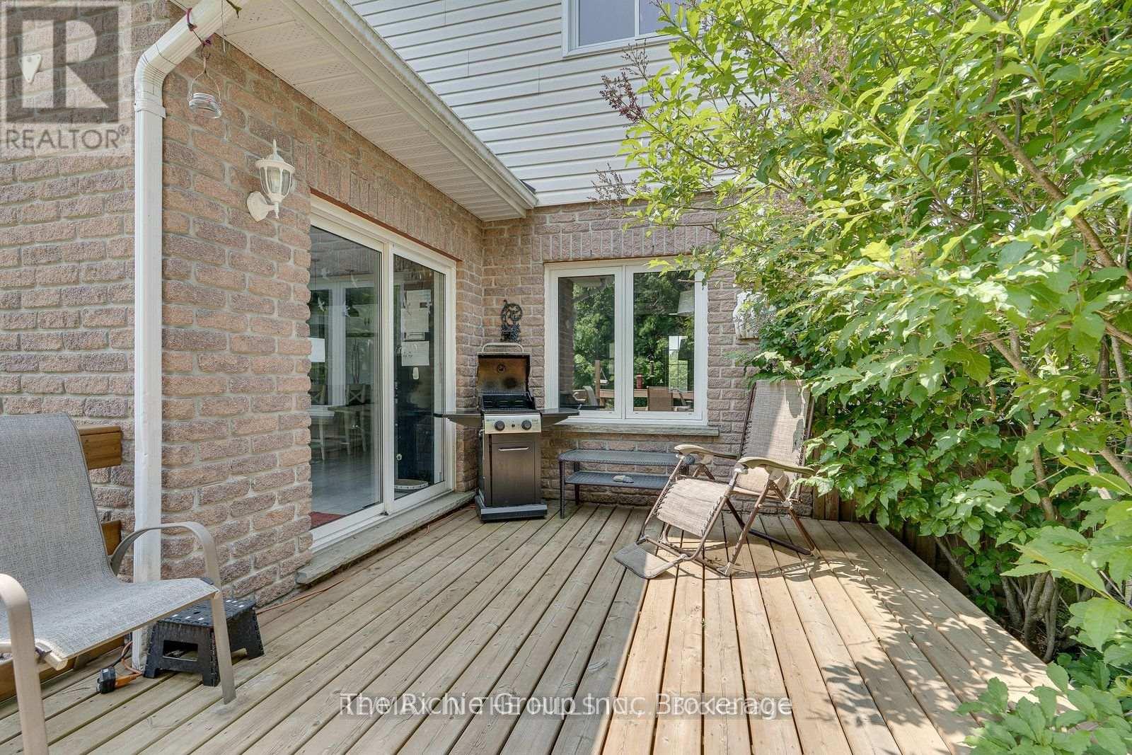 609 SIMON STREET - 23