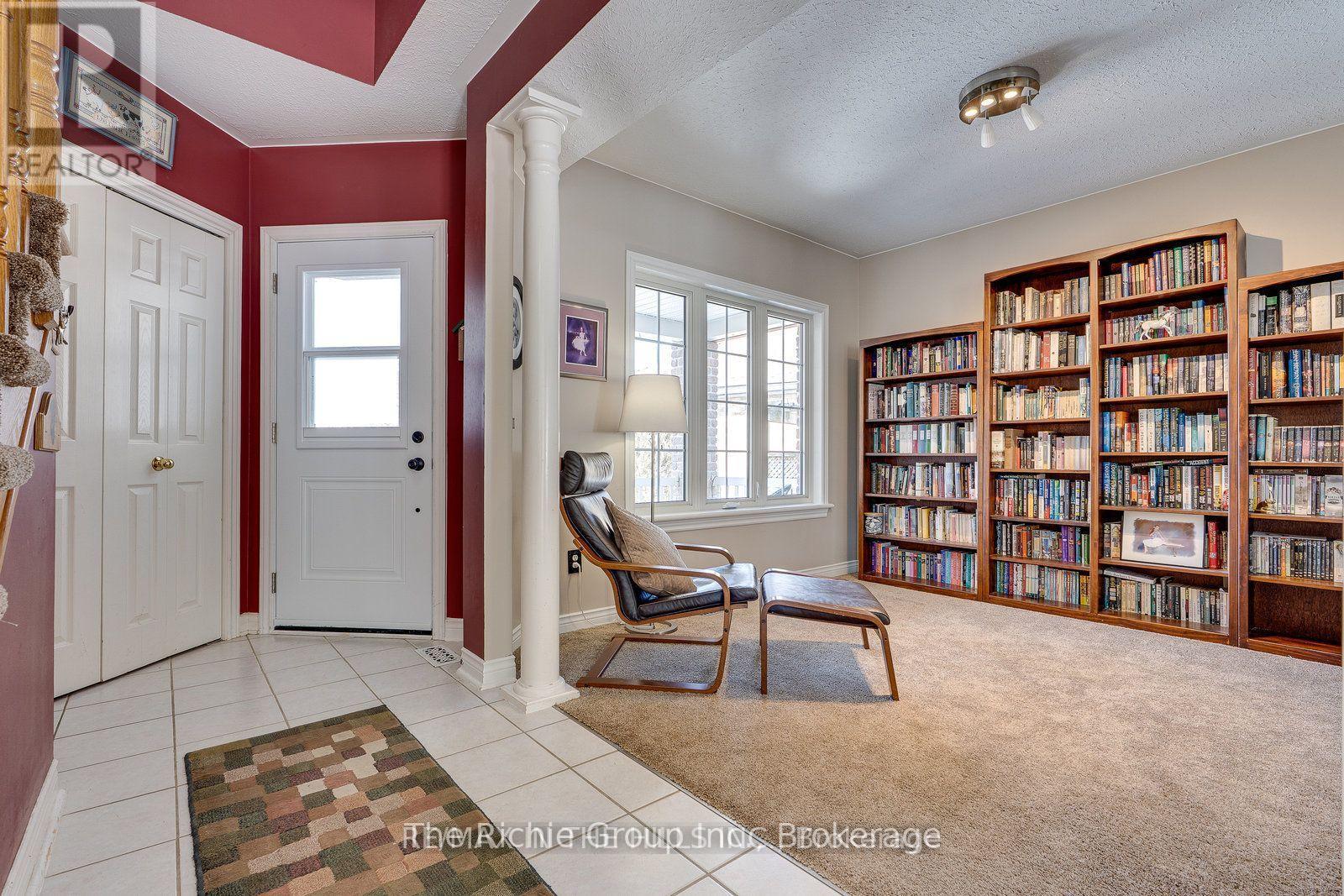 609 SIMON STREET - 4