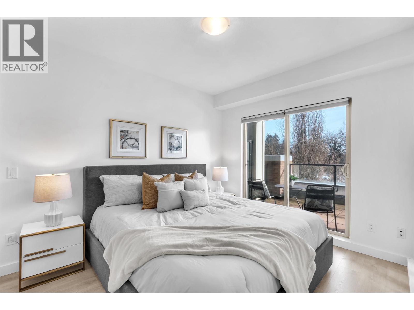 202 1330 MARINE DRIVE — photo 17