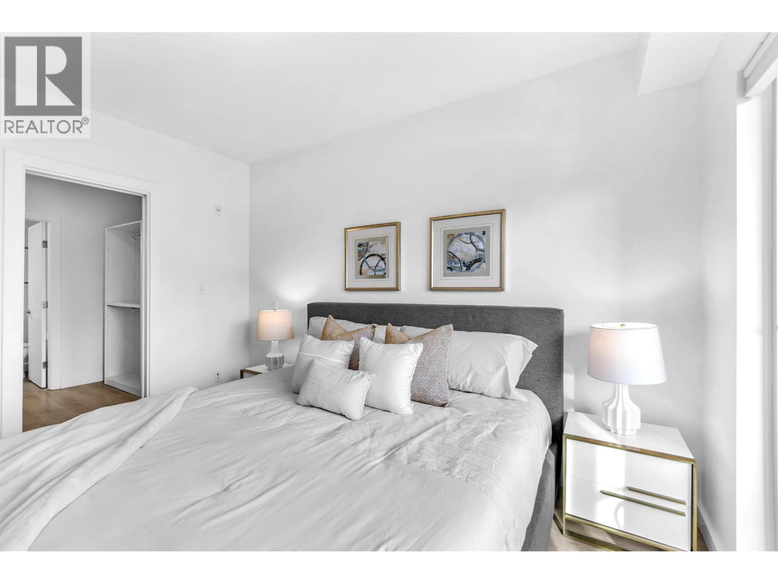 202 1330 MARINE DRIVE — photo 19